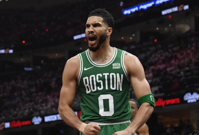 开云体育-进攻内外结合防守强度拉满 绿军完美演绎冲冠公式