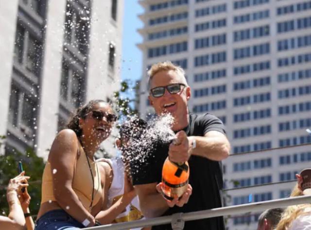 开云APP-科尔坚信勇士明年会更强 无意离开主教练岗位